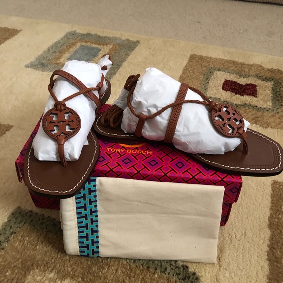 rockstud pvc flat thong sandals